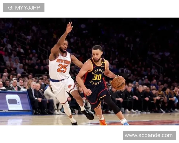 库里带领勇士战胜尼克斯全队庆祝瞬间回顾与精彩时刻分析